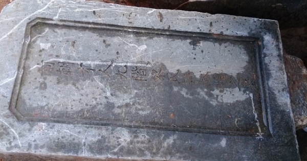 Vụ “xới tung” lăng nghi là của vợ vua Tự Đức ở Huế: "Hứa sẽ xây dựng lại khu lăng mộ!"