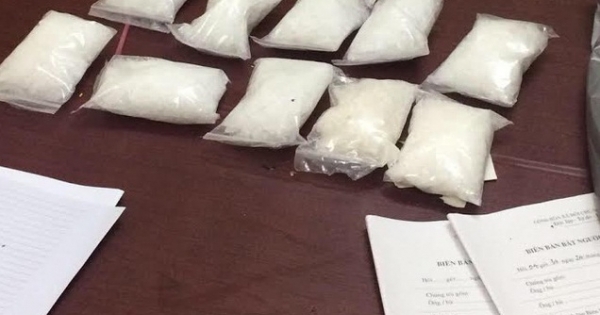 Hải Phòng: Bắt trùm buôn bán ma túy đội lốt lái xe taxi