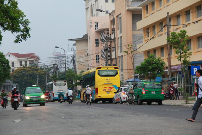 H&atilde;ng xe Hưng Th&agrave;nh (xe m&agrave;u v&agrave;ng) thường chọn đ&acirc;y l&agrave; nới