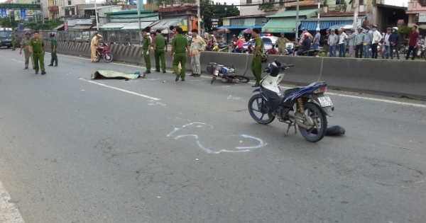 Thấy nạn nhân tử vong, tài xế xe tải nhanh chóng tăng ga bỏ chạy