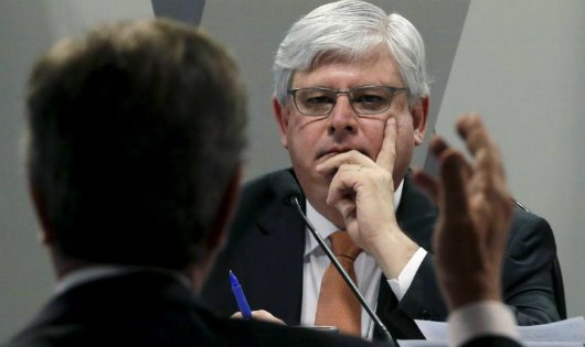 C&aacute;o trạng d&agrave;i 64 trang của &ocirc;ng Janot (ảnh) cho biết, c&aacute;c khoản tiền hối lộ &ocirc;ng Temer nhận trong hơn 9 th&aacute;ng qua c&oacute; thể l&ecirc;n tới 12 triệu USD.