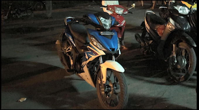 Chiếc xe m&aacute;y m&agrave; anh Kiệt c&ugrave;ng người bạn điều khiển