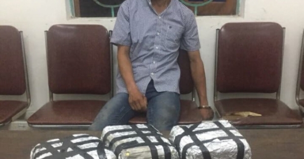 Nghệ An: Đối tượng ôm hơn 3kg ma túy đá chống cự quyết liệt khi bị vây bắt