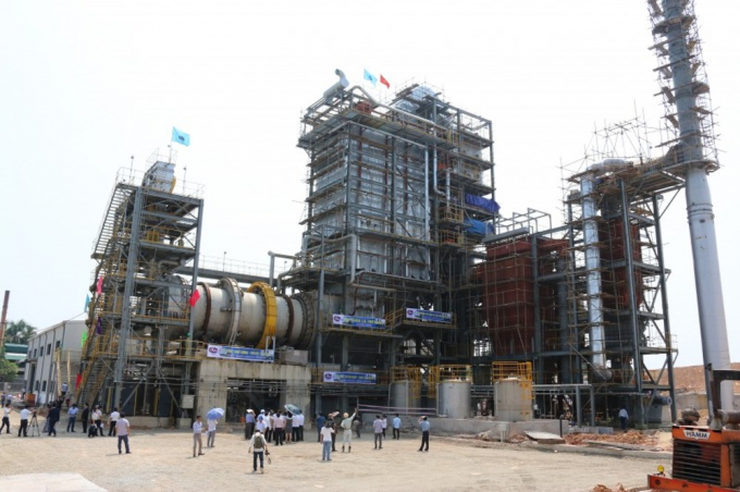 To&agrave;n cảnh Nh&agrave; m&aacute;y xử l&yacute; chất thải c&ocirc;ng nghiệp để ph&aacute;t điện tại Khu li&ecirc;n hiệp xử l&yacute; r&aacute;c thải Nam Sơn, huyện S&oacute;c Sơn. Ảnh T.Huế