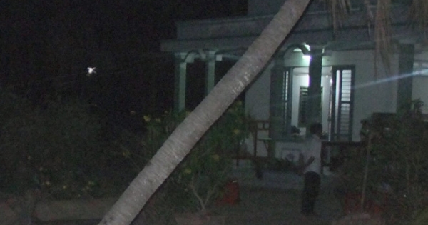 Chồng dùng vải mùng siết cổ vợ đến chết vì dám...đánh con