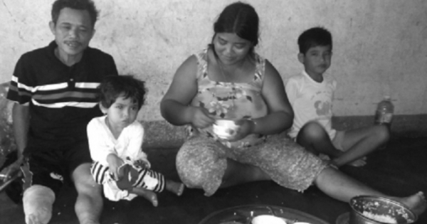 "Sỏi đá tìm nhau", tỏ tình bằng chiếc... nhẫn nhôm