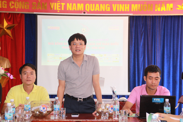 &Ocirc;ng Hồ Minh Chiến - Tổng bi&ecirc;n tập b&aacute;o Gia đ&igrave;nh Việt Nam, Trưởng ban tổ chức chức Press Cup 2018 ph&aacute;t biểu tại lễ bốc thăm chia bảng