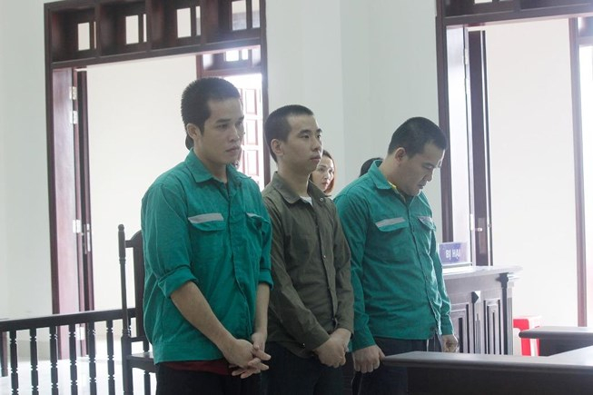 C&aacute;c bị c&aacute;o tại t&ograve;a.