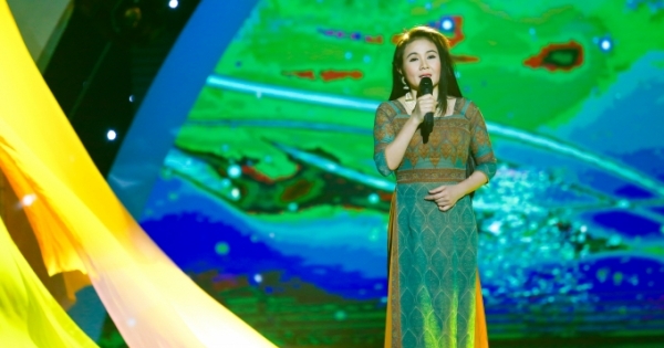 Thanh Ngân và chia sẻ thấm đẫm nước mắt trong đêm nhạc Sol Vàng