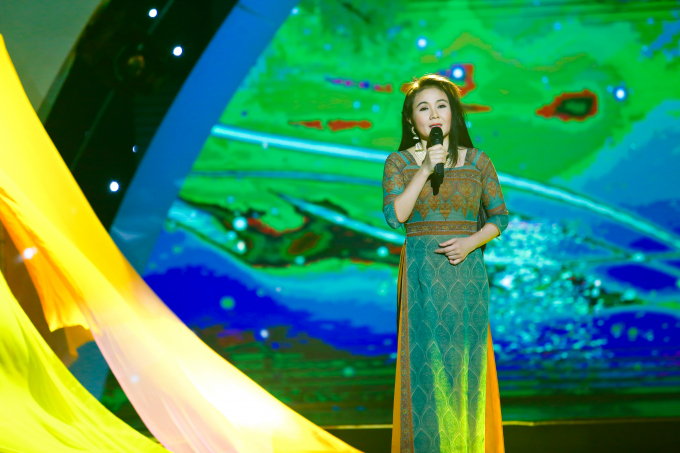 Thanh Ng&acirc;n v&agrave; chia sẻ thấm đẫm nước mắt trong đ&ecirc;m nhạc Sol V&agrave;ng