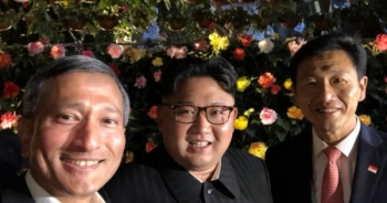 Ảnh “tự sướng” của ông Kim Jong-un gây “bão” mạng