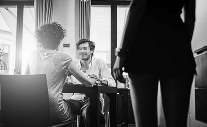 Giữa l&uacute;c nh&acirc;n t&igrave;nh đ&ograve;i cưới nhưng vợ nhất định kh&ocirc;ng chịu ly h&ocirc;n đ&atilde; khiến người chồng c&oacute; h&agrave;nh động sai lầm.