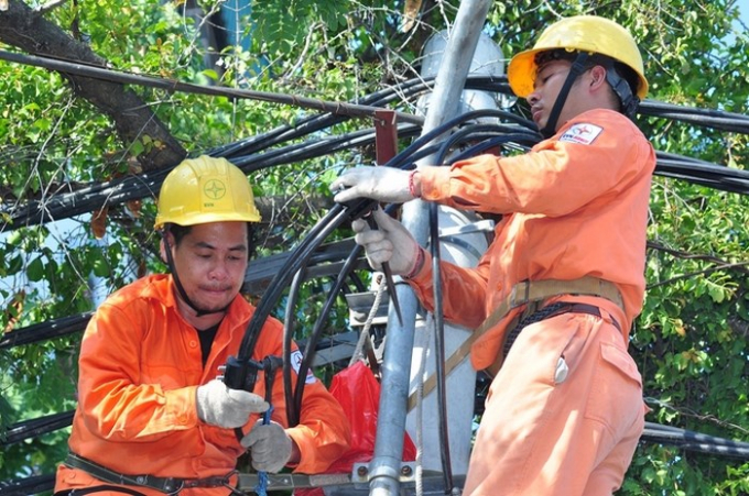 Lại &ldquo;n&oacute;ng&rdquo; chuyện h&oacute;a đơn tiền điện