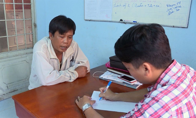 Dượng rể Ph&aacute;t l&uacute;c mới l&agrave;m việc với c&ocirc;ng an.