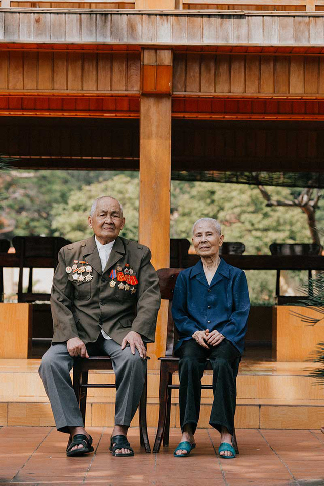 Kết quả của cuộc h&ocirc;n nh&acirc;n đầy hạnh ph&uacute;c ch&iacute;nh l&agrave; 4 người con, giờ đ&acirc;y khi con c&aacute;i đ&atilde; lớn kh&ocirc;n v&agrave; c&oacute; gia đ&igrave;nh, &ocirc;ng b&agrave; sống giản dị v&agrave; vui vẻ b&ecirc;n nhau. Từ nhỏ Trần Nam đ&atilde; sống c&ugrave;ng &ocirc;ng b&agrave;, c&acirc;u chuyện về t&igrave;nh y&ecirc;u của &ocirc;ng b&agrave; cũng t&aacute;c động một phần kh&ocirc;ng nhỏ đến quan niệm t&igrave;nh y&ecirc;u của ch&agrave;ng trai n&agrave;y.