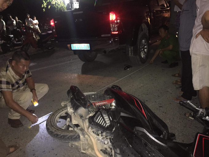 Nghệ An: Xe &ocirc;t&ocirc; biển xanh g&acirc;y tai nạn khiến 1 thanh ni&ecirc;n tử vong tại chỗ