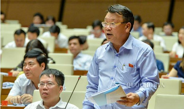 ĐBQH Nguyễn Tạo (Đo&agrave;n L&acirc;m Đồng) cho &yacute; kiến tại phi&ecirc;n thảo luận.