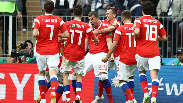 Artem Dzyuba (22) gia tăng c&aacute;ch biệt l&ecirc;n 3 b&agrave;n cho Nga.&nbsp;Ảnh: Voh.com.vn