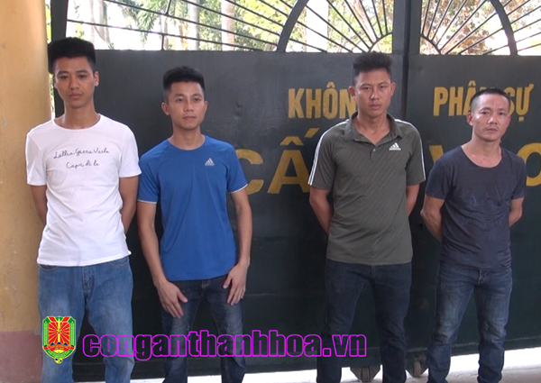 4 đối tượng từ tr&aacute;i qua phải: Th&igrave;n, Qu&yacute;, Lực, Ph&uacute;c. (Ảnh: C&ocirc;ng an Thanh H&oacute;a)