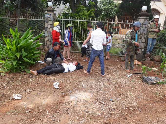 C&aacute;c nạn nh&acirc;n cấp tốc chuyển đi cấp cứu.