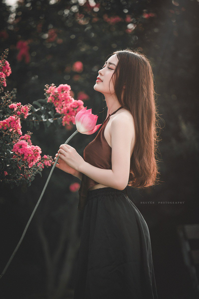 Thanh Phương c&oacute; sở th&iacute;ch đi du lịch, chụp ảnh, xem phim v&agrave; c&oacute; t&agrave;i lẻ l&agrave; vẽ. C&ocirc; bạn từng ước mơ theo học thời trang để tự mở một cửa h&agrave;ng do m&igrave;nh tự thiết kế.