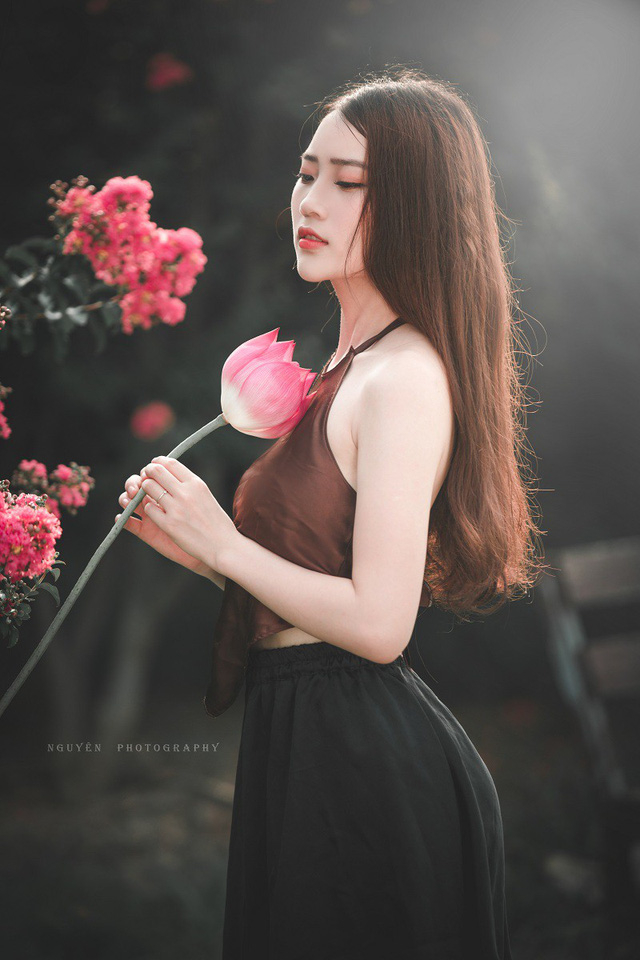 Ở trường, Thanh Phương được đ&aacute;nh gi&aacute; l&agrave; một nữ sinh năng nổ. C&ocirc; bạn c&ograve;n tham gia c&acirc;u lạc bộ Garnet lễ t&acirc;n - sự kiện của trường.