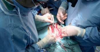 "Chạy đua" 3 giờ đưa trái tim "xuyên Việt" đập trong lồng ngực chàng trai Huế