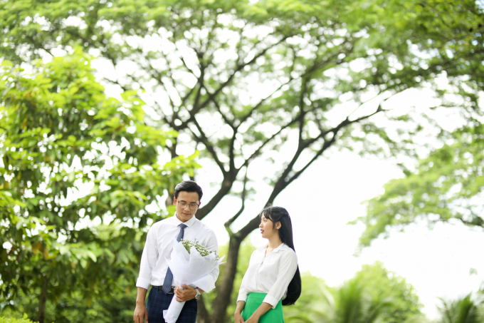 Cuối c&ugrave;ng Mai T&agrave;i Phến cũng đ&atilde; c&oacute; cơ hội cướp nụ h&ocirc;n đầu đời của em g&aacute;i mưa