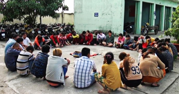 An Giang: Triệt phá sòng bạc khi 30 "quý bà" đang say sưa sát phạt