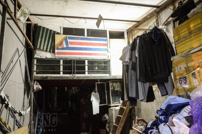 Hiện trường vụ &aacute;n mạng. (Ảnh: b&aacute;o Lao động)