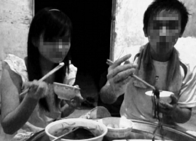 Bất chấp sự phản đối của gia đ&igrave;nh để đến với nhau, hai người kh&ocirc;ng ngờ cuộc sống gia đ&igrave;nh lại v&ocirc; c&ugrave;ng phức tạp.