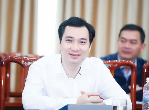 Nh&agrave; b&aacute;o Vũ Văn Tiến, Ủy vi&ecirc;n Ủy ban Trung ương Mặt trận Tổ quốc Việt Nam,&nbsp; Tổng Bi&ecirc;n tập Tạp ch&iacute; Mặt trận.