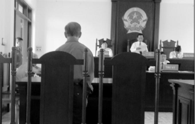 Năm nay đ&atilde; hơn 80 tuổi, &ocirc;ng Hiệu đ&atilde; c&oacute; qu&atilde;ng thời gian hơn 20 năm đi đ&ograve;i mảnh đất của &ocirc;ng nội c&oacute; từ thời Ph&aacute;p thuộc.