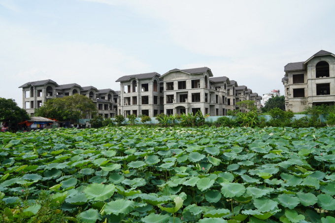 Sở hữu một vị tr&iacute; đắc địa tại phường Nhật T&acirc;n (quận T&acirc;y Hồ, TP. H&agrave; Nội) dự &aacute;n L&agrave;ng du lịch Đo&agrave;n kết tựa như ốc đảo xanh.