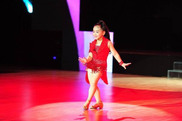 &nbsp;B&eacute; Phan Th&ugrave;y Dương.