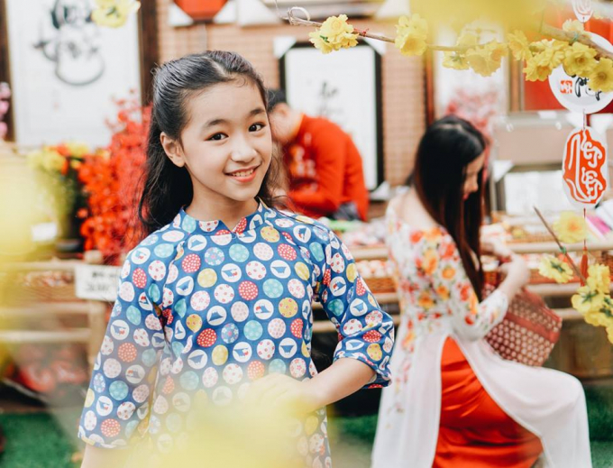 T&agrave;i năng của Phan Th&ugrave;y Dương được ba mẹ ph&aacute;t hiện từ b&eacute;, mỗi lần bật ti vi c&oacute; tiếng nhạc l&agrave; con g&aacute;i lại th&iacute;ch nhảy m&uacute;a theo v&agrave; thuộc l&ograve;ng động t&aacute;c như được tập luyện sẵn.&nbsp;