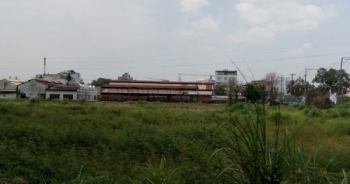 TP.HCM: 1km đường có tới 4 khu đất bị bỏ hoang