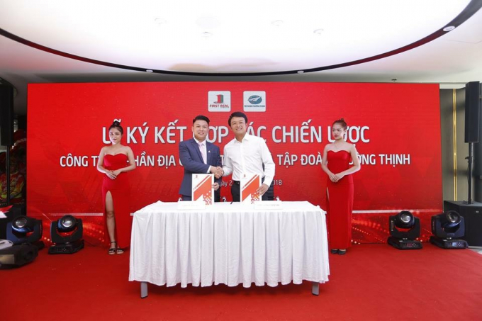 L&atilde;nh đạo&nbsp;First Real (&aacute;o xanh) k&yacute; kết hợp t&aacute;c chiến lược với Tập đo&agrave;n Trường Thịnh li&ecirc;n quan một số dự &aacute;n ở TP Đồng Hới (Quảng B&igrave;nh).