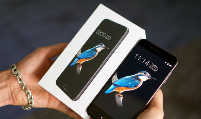 Bphone ngừng sản xuất từ 2017, v&agrave;i th&aacute;ng sau khi ra mắt