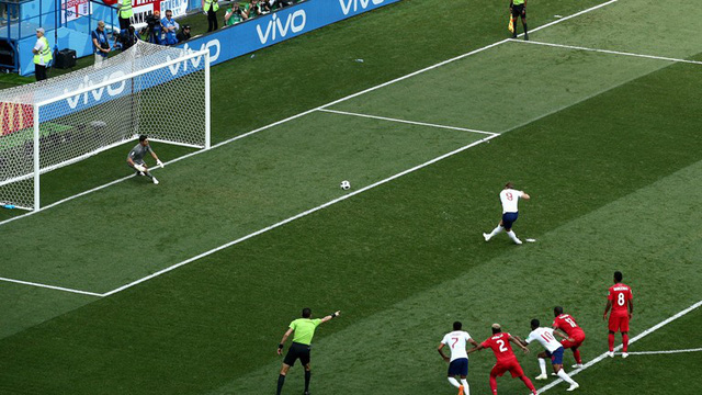 Kane c&oacute; c&uacute; hat-trick trong trận đấu n&agrave;y. (Ảnh: Reuters)