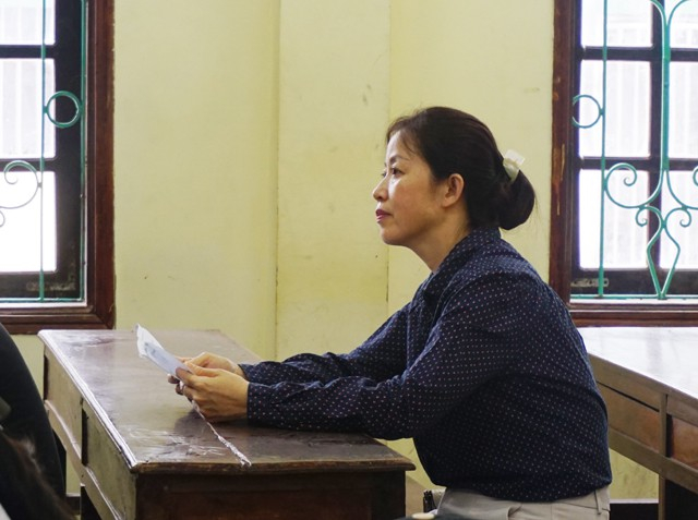 Th&iacute; sinh 50 tuổi kh&aacute; hồi hộp khi bước v&agrave;o kỳ thi quan trọng n&agrave;y.