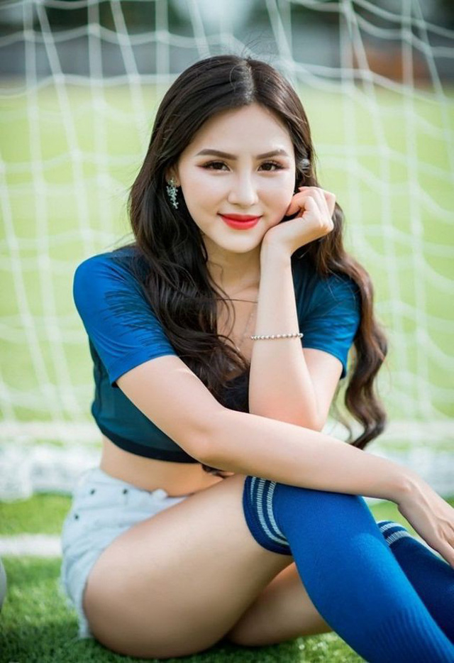 Suốt chương tr&igrave;nh b&igrave;nh luận v&agrave;o tối 15/6, c&acirc;u trả lời được Ng&acirc;n lặp đi lặp lại th&agrave;nh c&acirc;u cửa miệng mỗi khi MC hỏi l&agrave;: &ldquo;Em thấy cũng ok ạ&rdquo;.