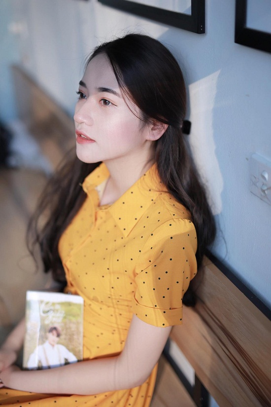 Gương mặt thanh t&uacute; của Hồng Ngọc