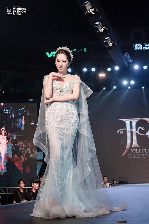 Ngỡ ng&agrave;ng với nhan sắc &ldquo;kh&ocirc;ng g&oacute;c chết&rdquo; của người đẹp sinh năm 1998