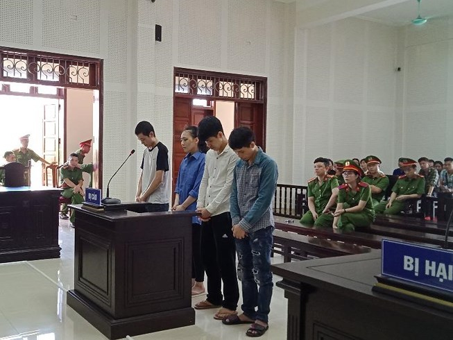 &nbsp;C&aacute;c bị c&aacute;o g&acirc;y ra vụ &aacute;n. (Ảnh: b&aacute;o Ph&aacute;p luật TP HCM)