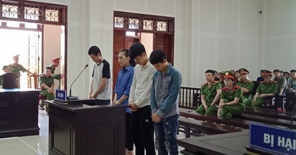 4 thanh niên giết người vì bênh bạn gái