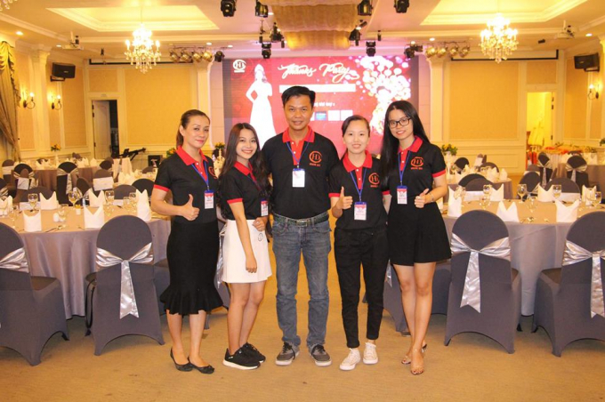 Đội ngũ s&aacute;ng tạo trẻ trung v&agrave; t&agrave;i năng của Ho&agrave;ng Duy.