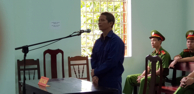 Bị c&aacute;o Ho&agrave;ng Văn Phương trong phi&ecirc;n t&ograve;a.