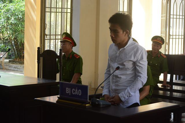 Bị c&aacute;o T&uacute; nhận &aacute;n 9 năm t&ugrave; sau h&agrave;nh vi đ&acirc;m chết bạn g&aacute;i. Ảnh: CA Quảng Nam.
