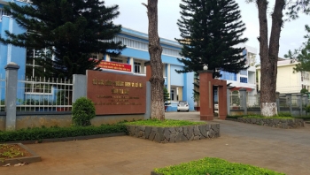 Phó chánh thanh tra sở về việc nghỉ phép để... đi thi tốt nghiệp